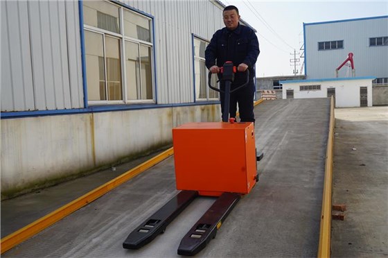 半電動搬運(yùn)車 (25)