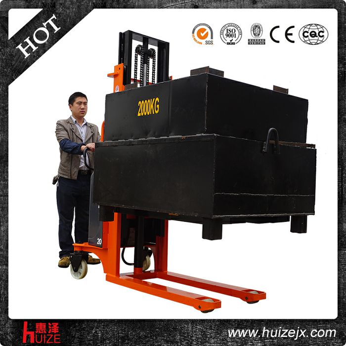 升高4.5米半電動堆高車(三門架) 升高4.5米半電動堆高車(三門架)